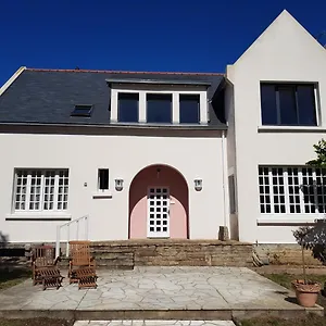 https://villa-sur-la-corniche-vue-mer.inbrittany.com