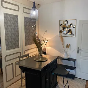 https://appartement-terrasse-avec-vue-sur-la-rivire.midi-pyreneeshotels.com